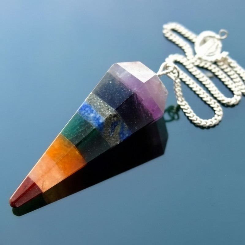 Pendolino a forma piramidale 7 Chakra 1 Pendolino 7 chakra